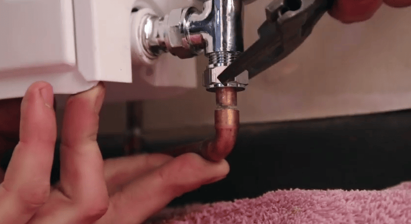 How to change a radiator valve without draining the system