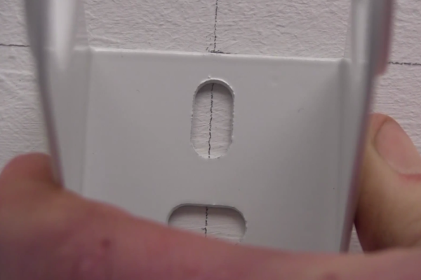 How to Install a Radiator_12_position Bracket on wall