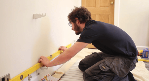 How to Install a Radiator_17_Spirit Level on Brackets How to Install a Radiator_17_Spirit Level on Brackets