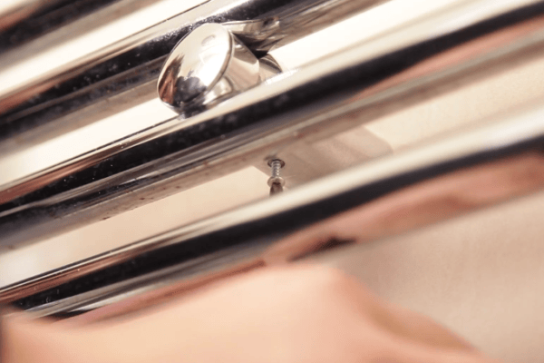 Remove HTR for Decorating_3_Remove bracket screw