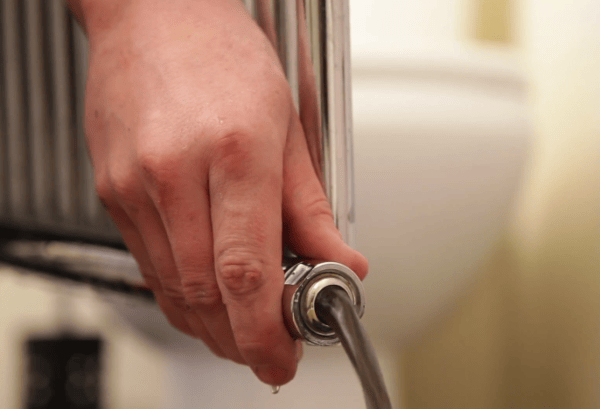 Remove HTR for Decorating_9_Drain remaining Water