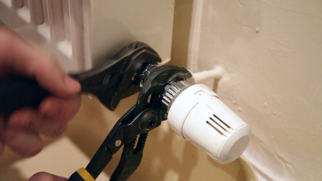 How to fix a leaky radiator | A bestheating expert guide