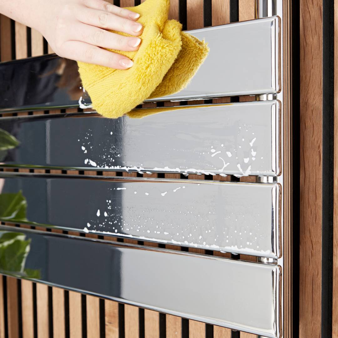 drying a chrome radiator with a cloth