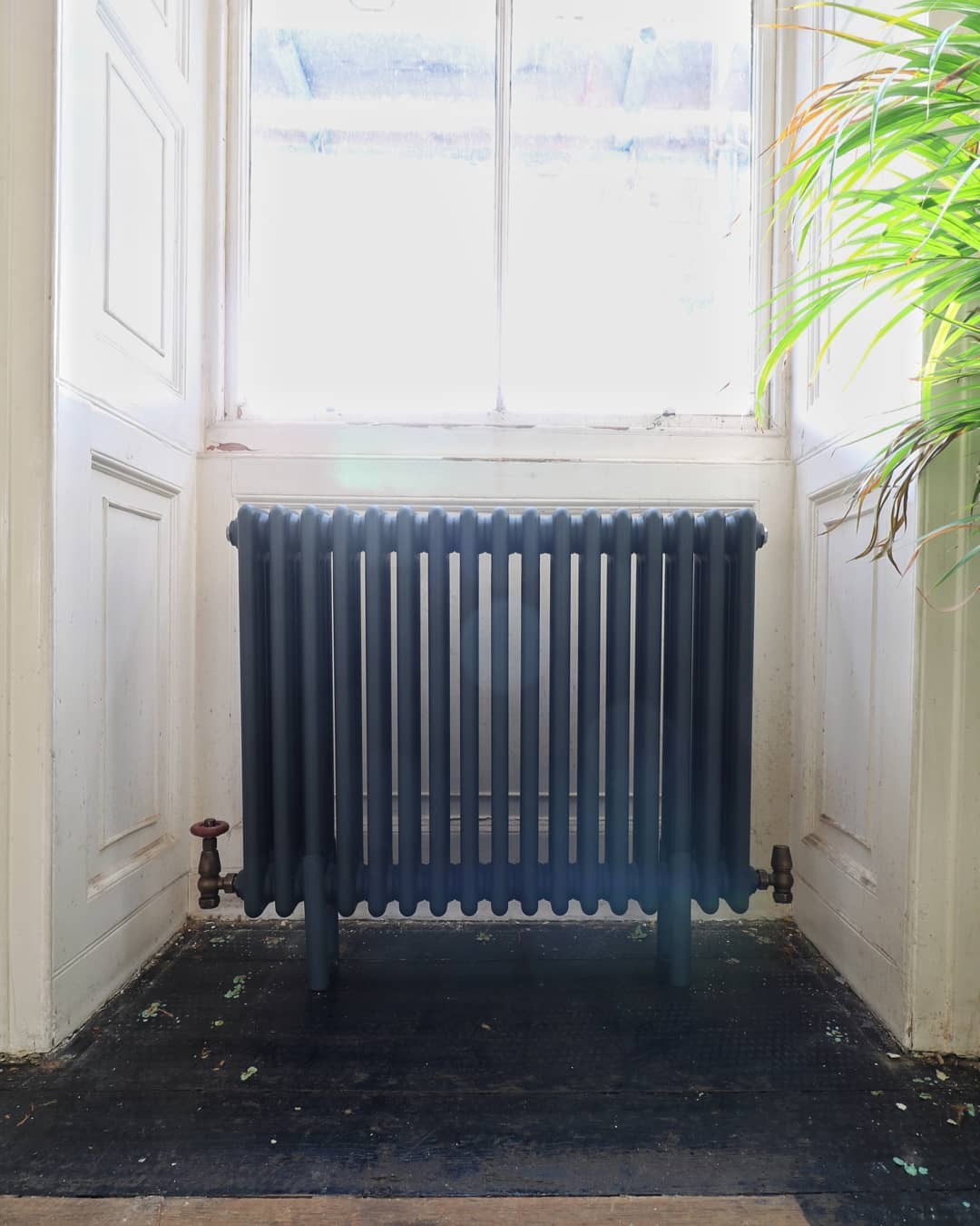 Milano Windsor Anthracite Column Radiator Milano Windsor Anthracite Column Radiator