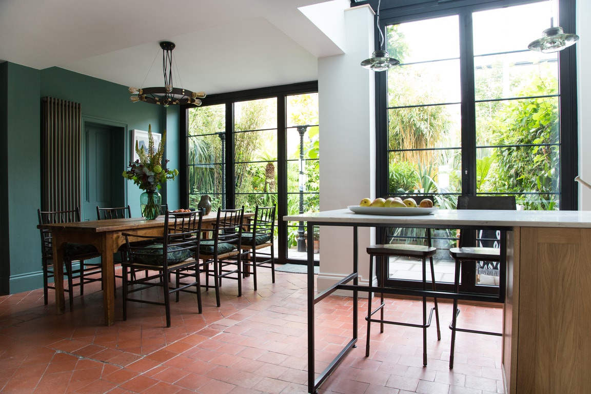 Webp.net-resizeimage (11) Milano Windsor vertical radiator in a dining room