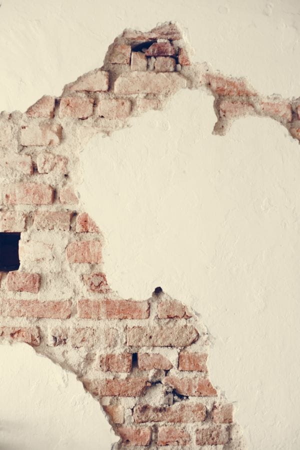 cracked concrete showing masonry