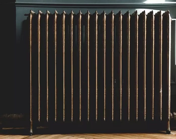 Copper cast iron column radiator with multiple columns
